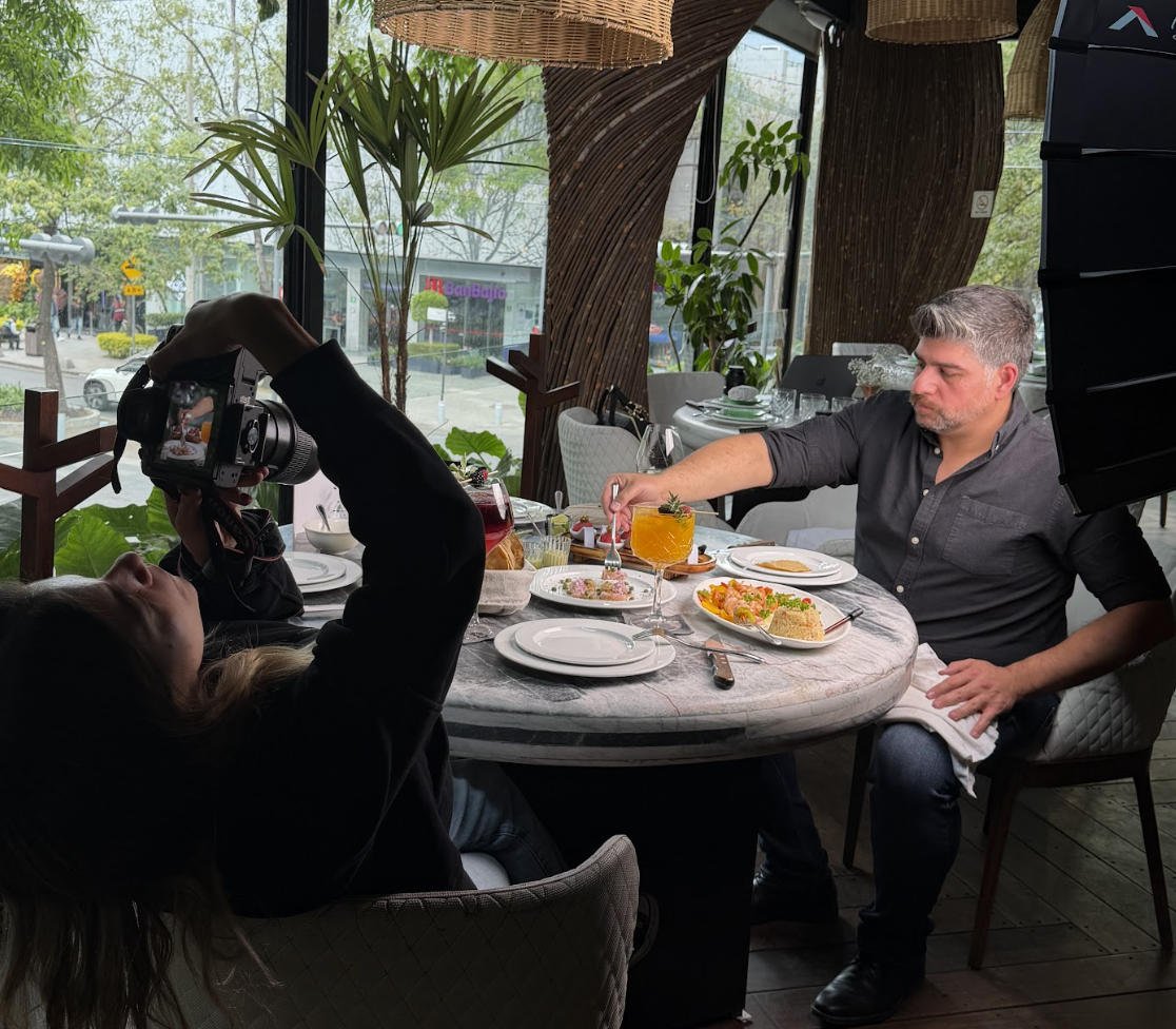 Sesión de contenido en restaurante: captura en vivo durante el servicio